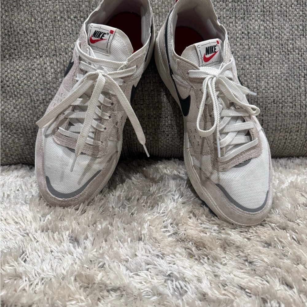 Nike Men's White and Black Sneakers -Size 10
